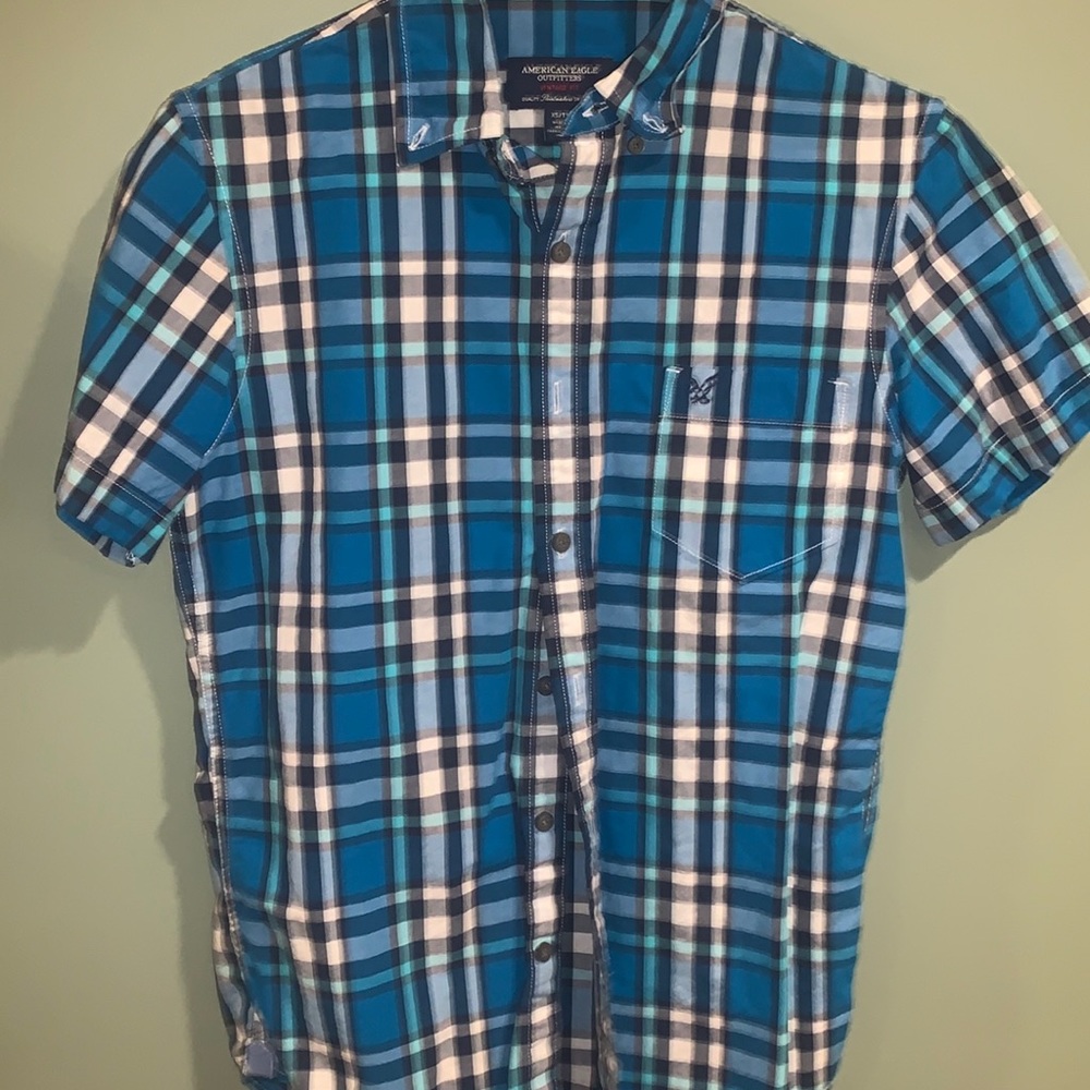 AE XS extra small blue white striped plaid button-up shortsleeved resort shirt